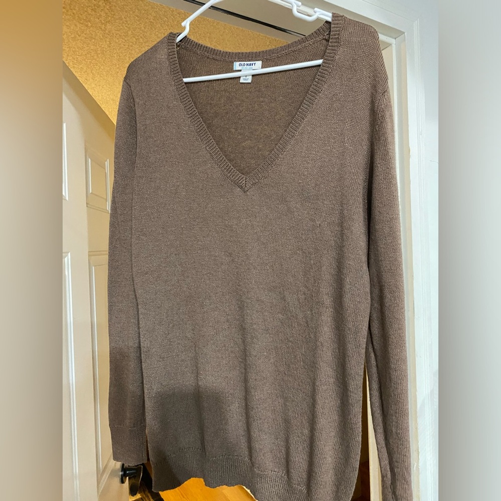 Old Navy brown V neck sweater. Size large..never worn!
